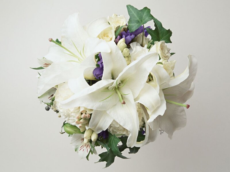 white lilies bouquet