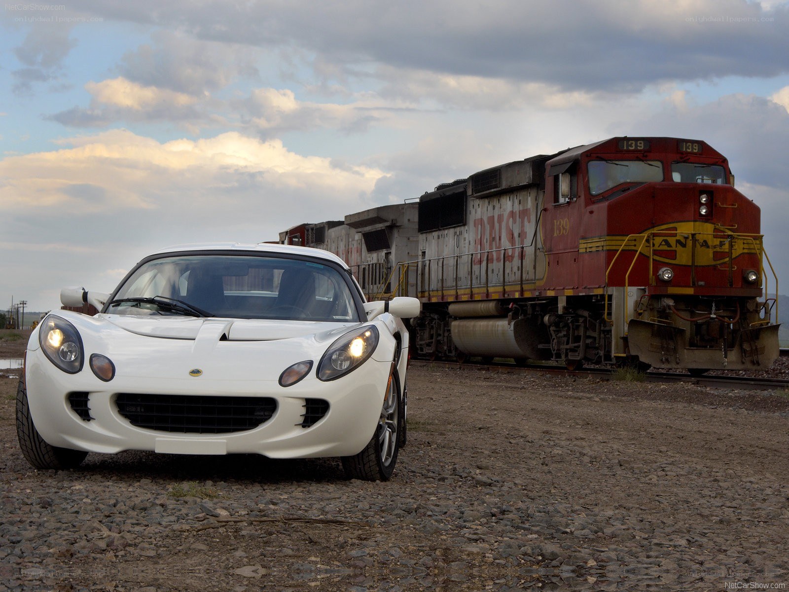 White Lotus Elise and train