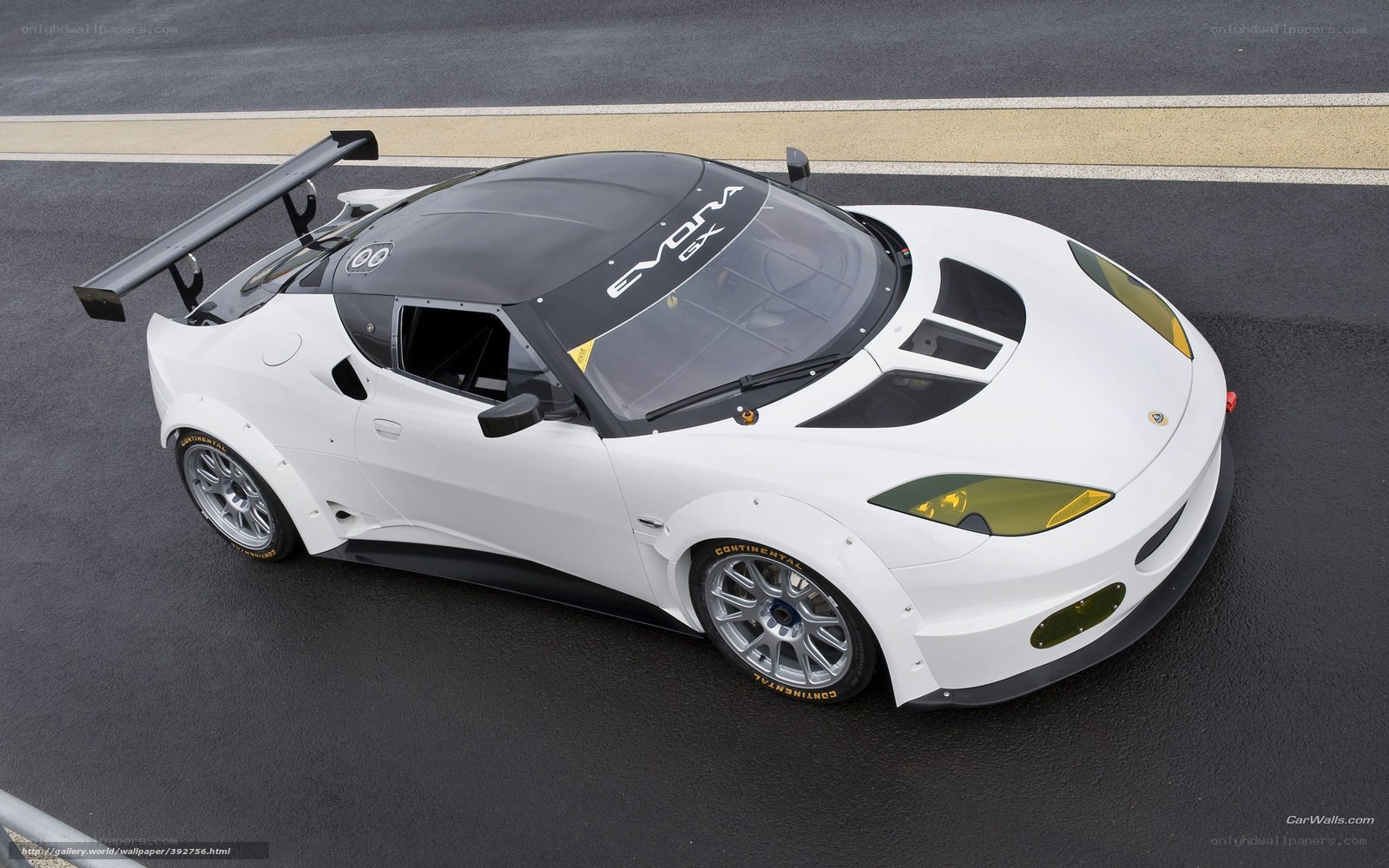 white lotus evora race car