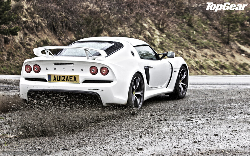 white lotus exige s on wet road
