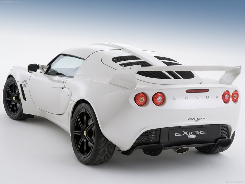 white lotus exige s sports car