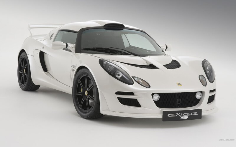 white lotus exige s sports car