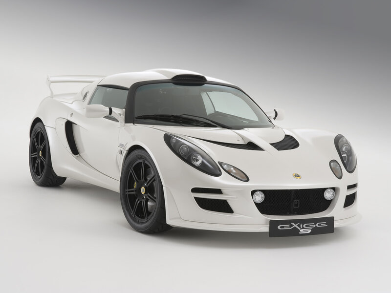 white lotus exige s sports car