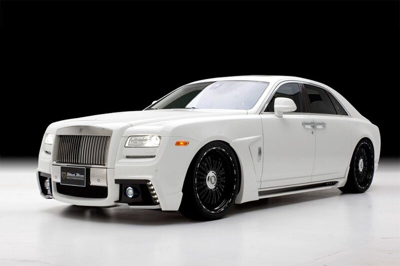 White Luxury Sedan — Dramatic, Photograph, Car, Wheels