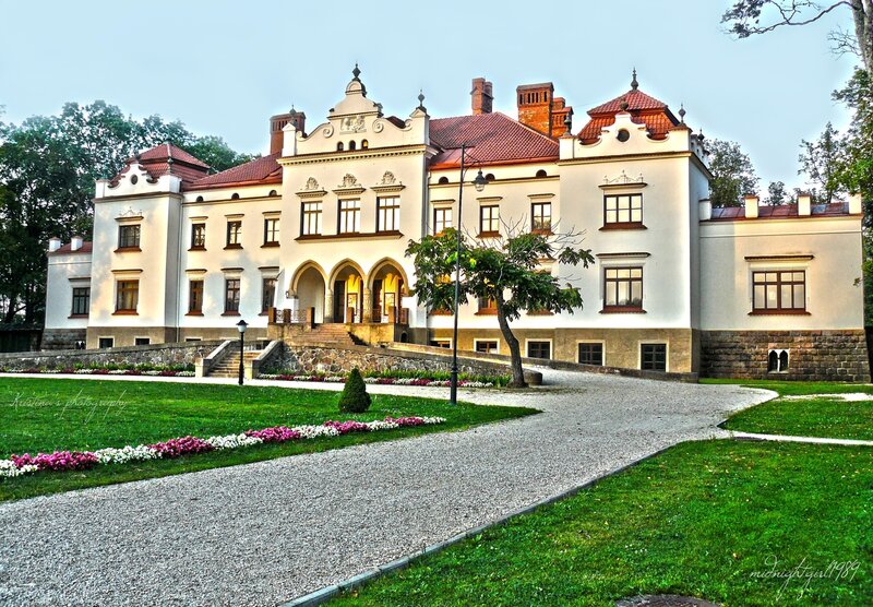 White Mansion with Red Roof — Green