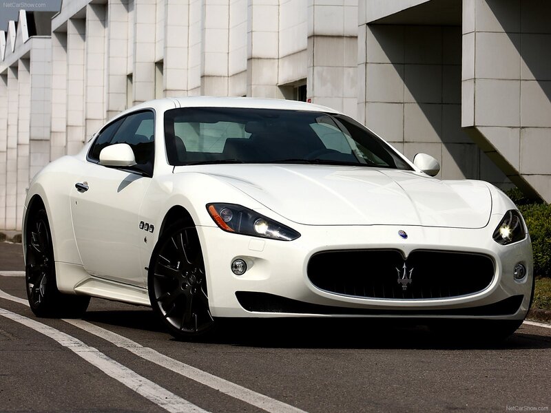 white Maserati GranTurismo