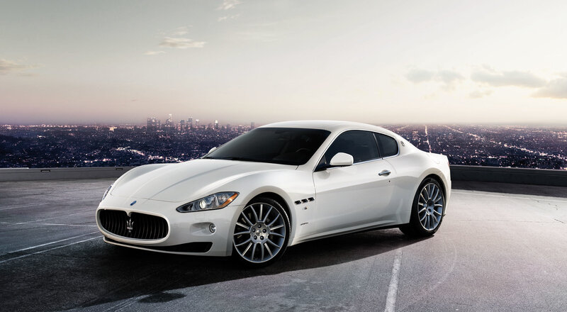 White Maserati GranTurismo — Dramatic