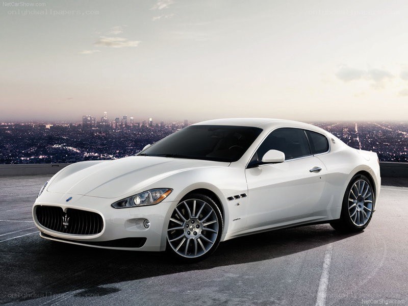 White Maserati GranTurismo
