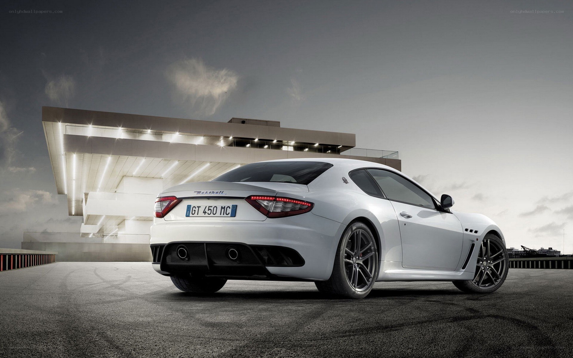 White Maserati GT450 MC