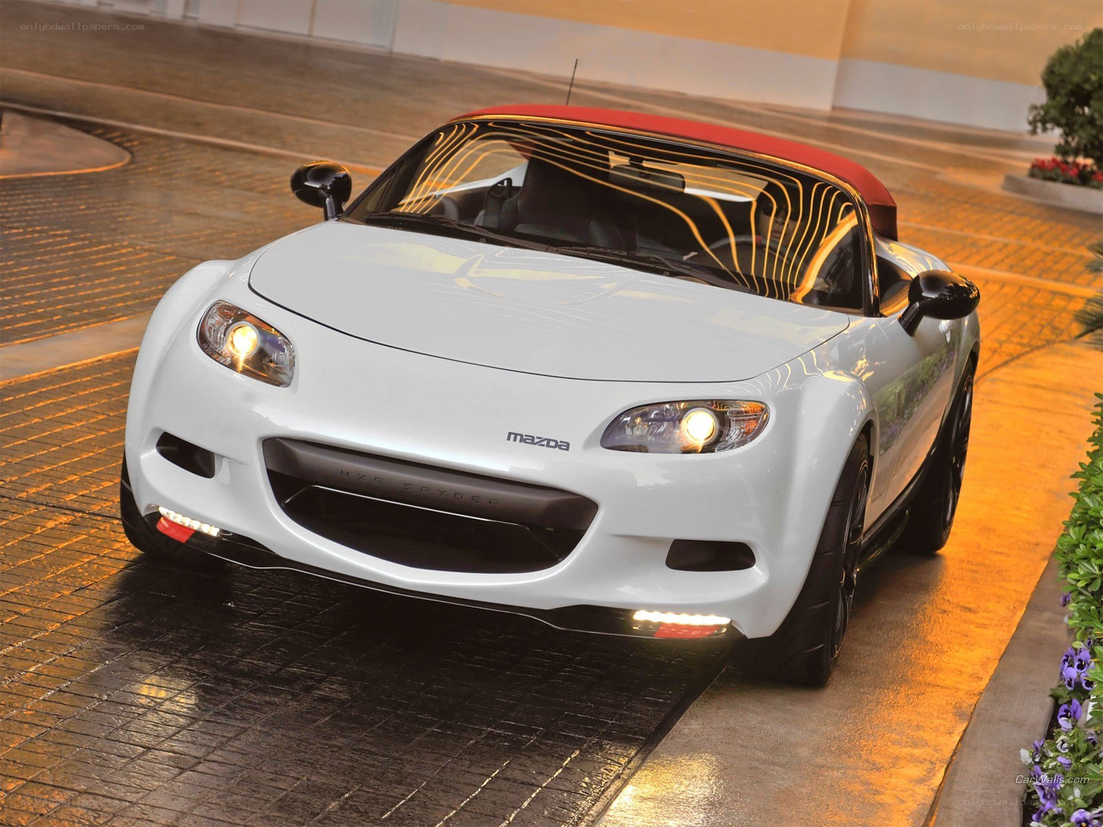 White Mazda MX-5 Spyder