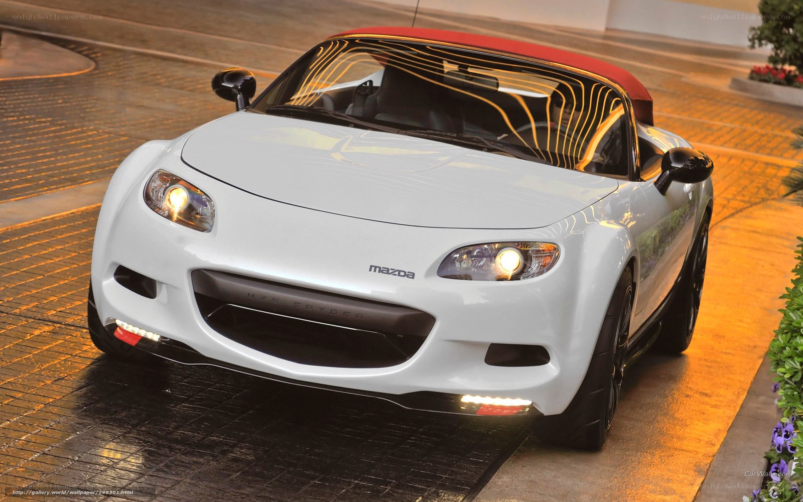 White Mazda MX-5 Spyder