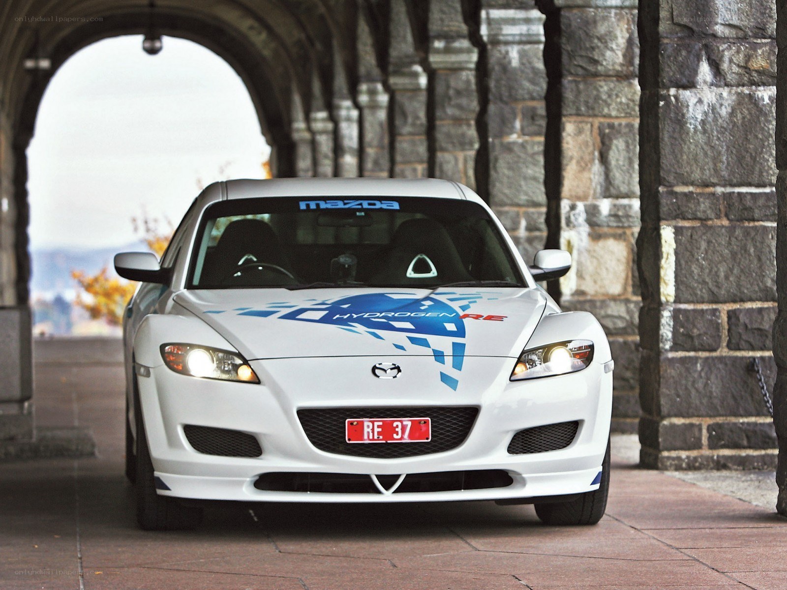 White Mazda RX-8 Hydrogen RE