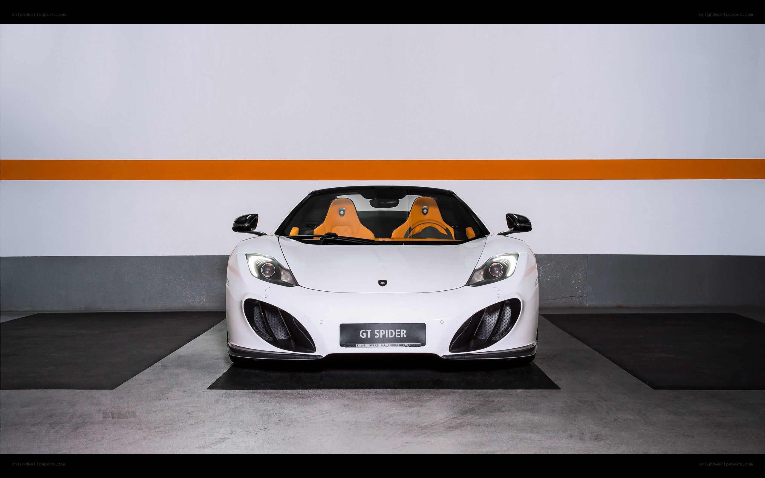 White McLaren GT Spider