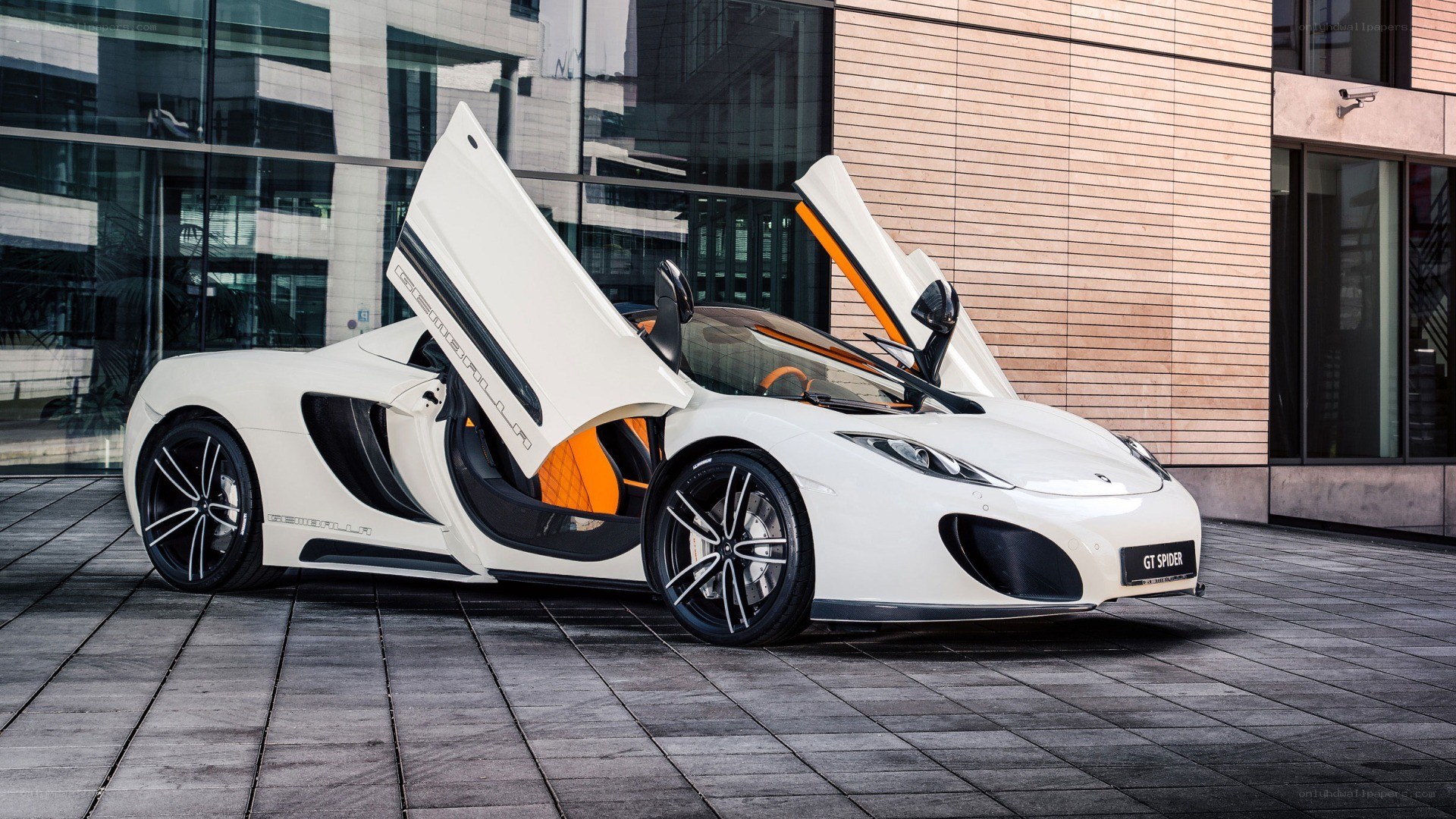 white mclaren gt spider