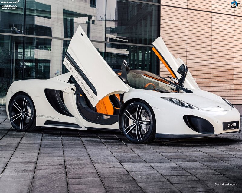 White McLaren GT Spider