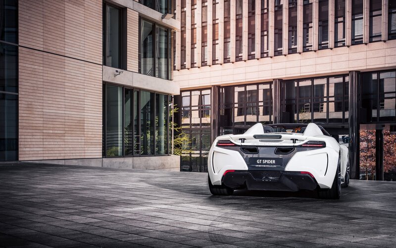 White McLaren GT Spider
