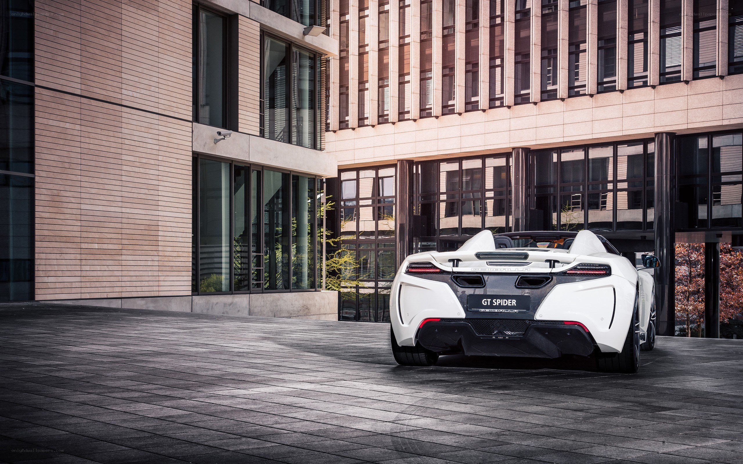 White McLaren GT Spider