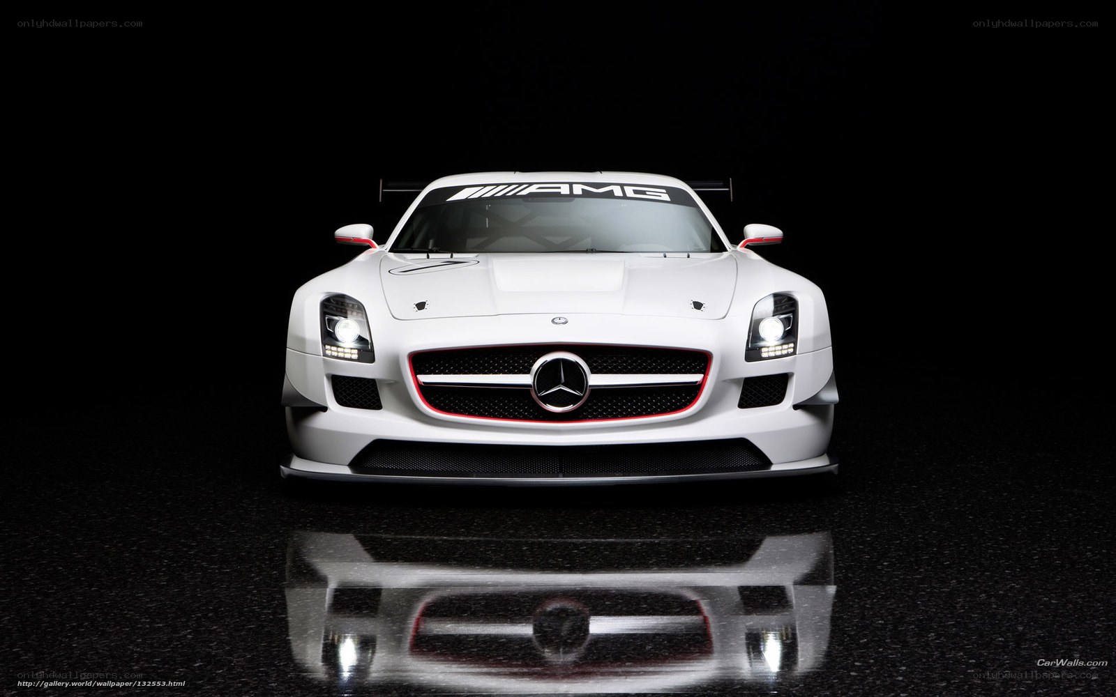 White Mercedes-AMG GT3