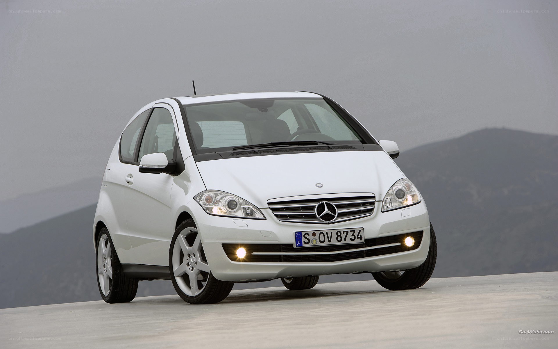 white mercedes-benz a-class