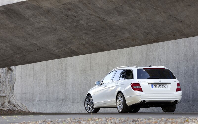 white mercedes-benz c-class station wagon