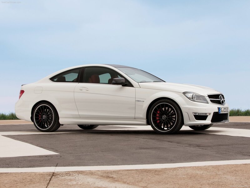 white mercedes-benz c63 amg coupe