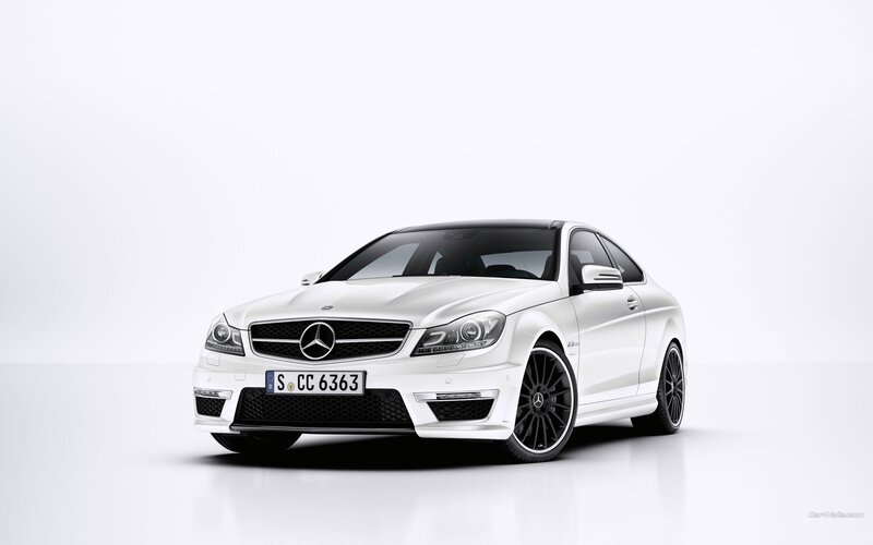 white mercedes-benz c63 amg coupe