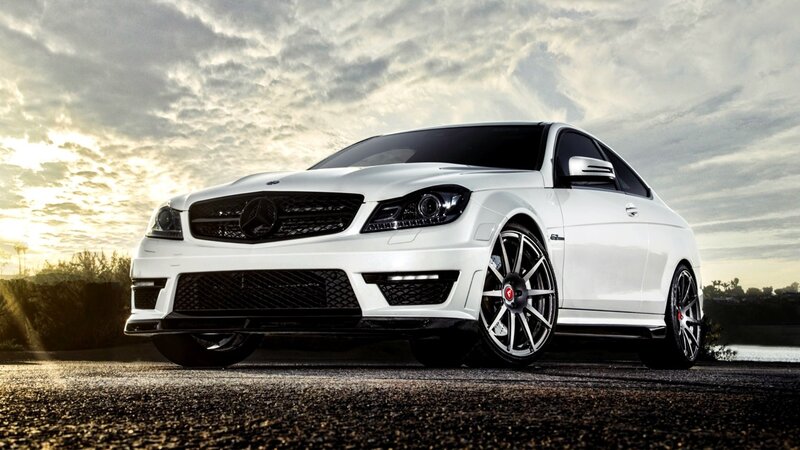 white mercedes-benz c63 amg coupe