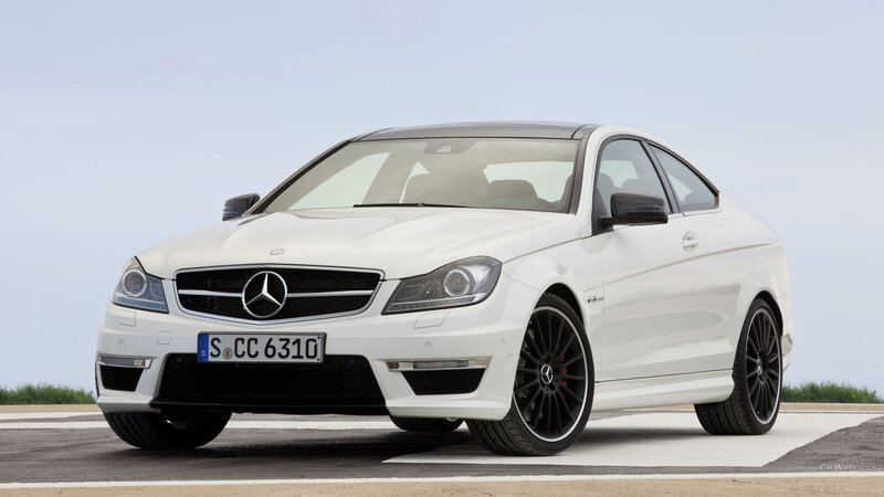 white mercedes-benz c63 amg coupe