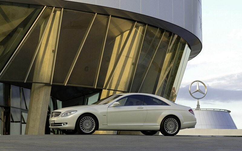 White Mercedes-Benz CL500