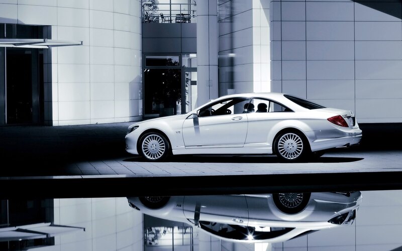 White Mercedes-Benz CL500