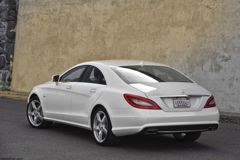 white mercedes-benz cls 550