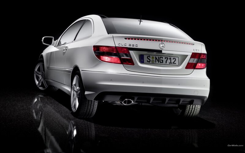 white mercedes-benz cls coupe