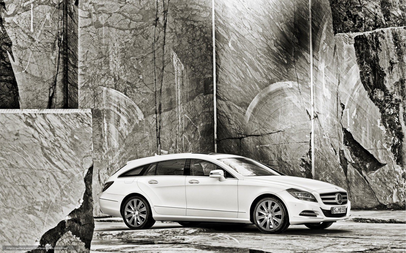 White Mercedes-Benz CLS Shooting Brake