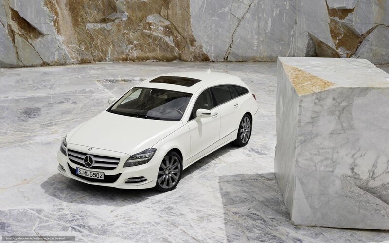 White Mercedes-Benz CLS Shooting Brake