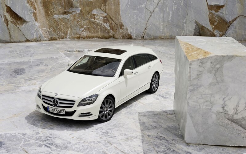 White Mercedes-Benz CLS Shooting Brake