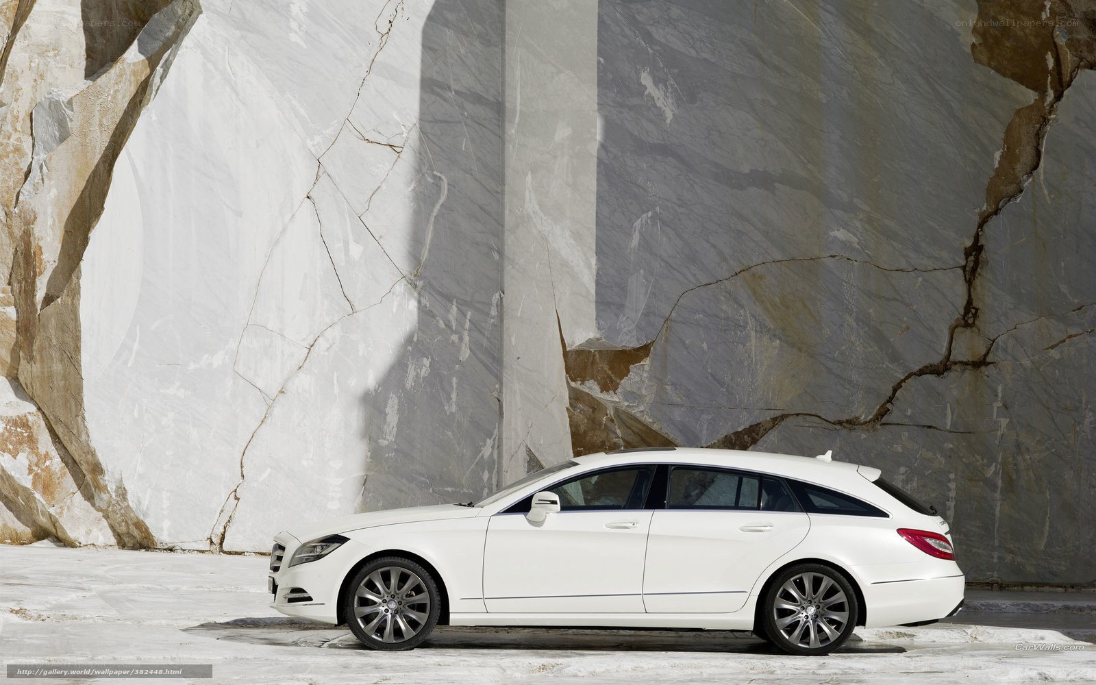 white mercedes-benz cls wagon