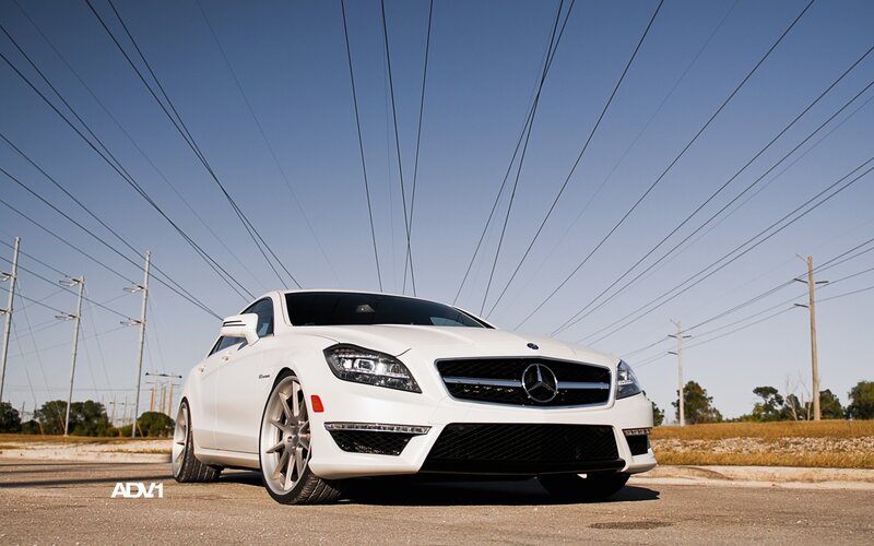 White Mercedes-Benz CLS63 AMG