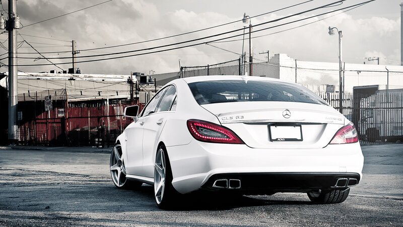 white mercedes-benz cls63 amg
