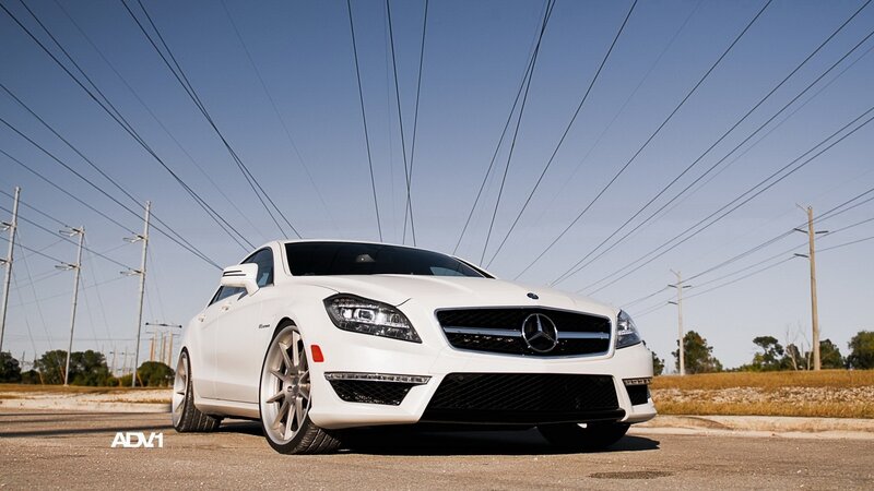 White Mercedes-Benz CLS63 AMG