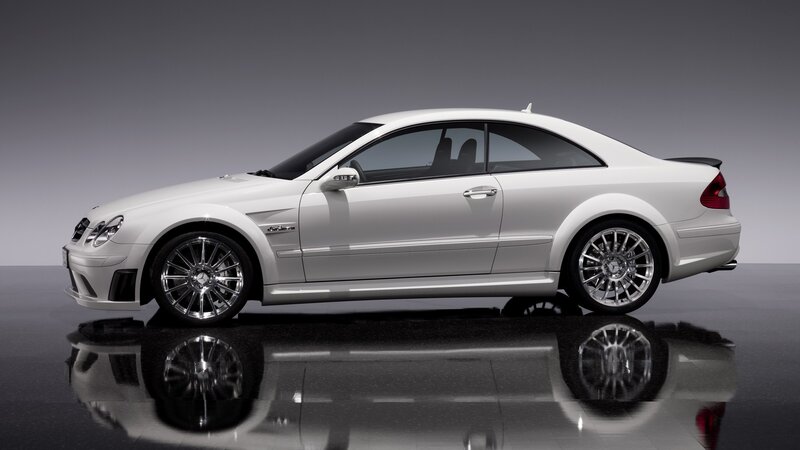 white mercedes-benz cls63 amg
