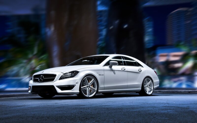 white mercedes-benz cls63 amg