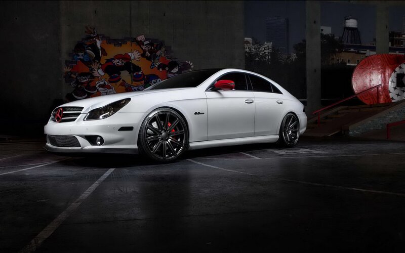 White Mercedes-Benz CLS63 AMG