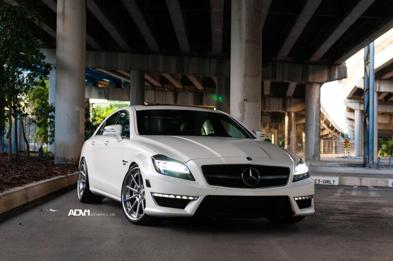 White Mercedes-Benz CLS63 AMG