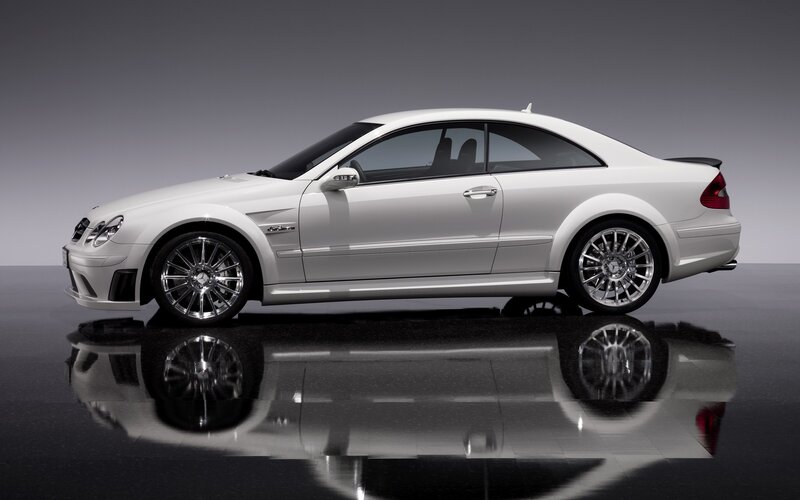 white mercedes-benz cls63 amg