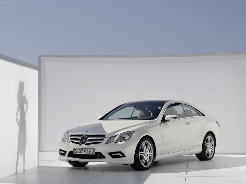 White Mercedes-Benz E-Class Coupe