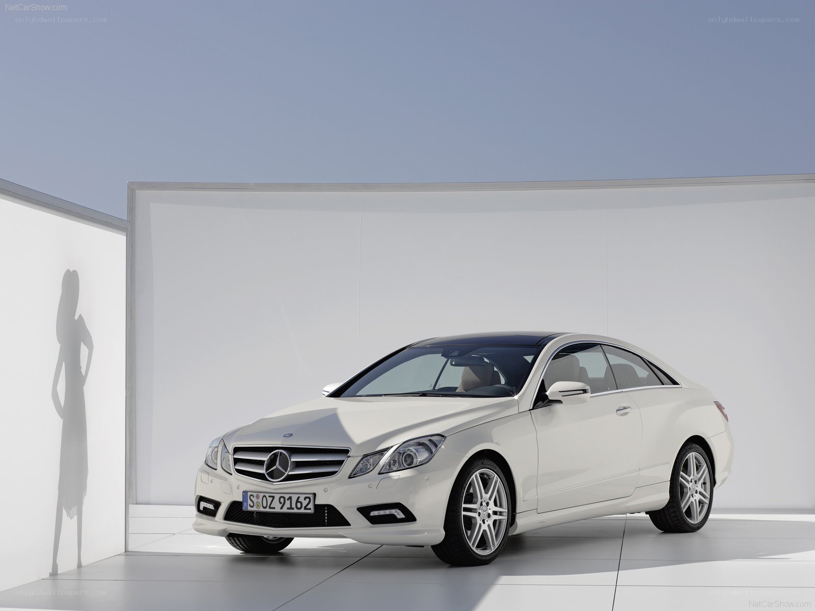 White Mercedes-Benz E-Class Coupe