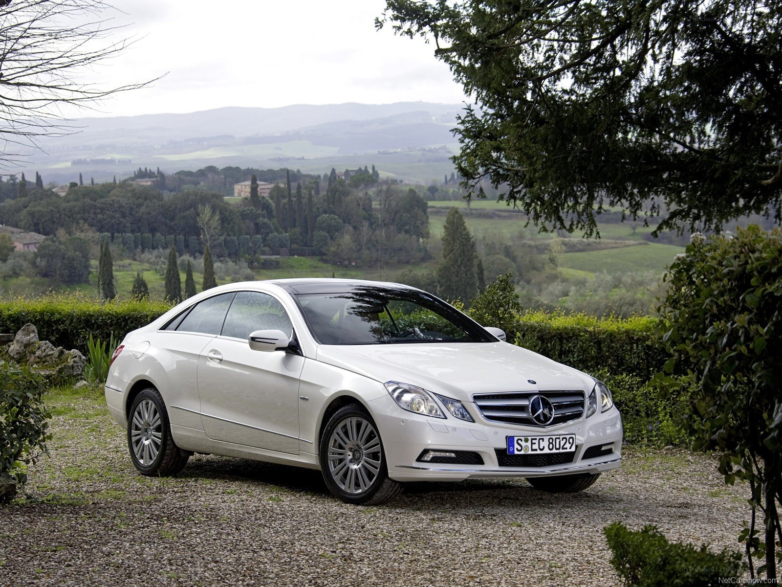 White Mercedes-Benz E-Class Coupe