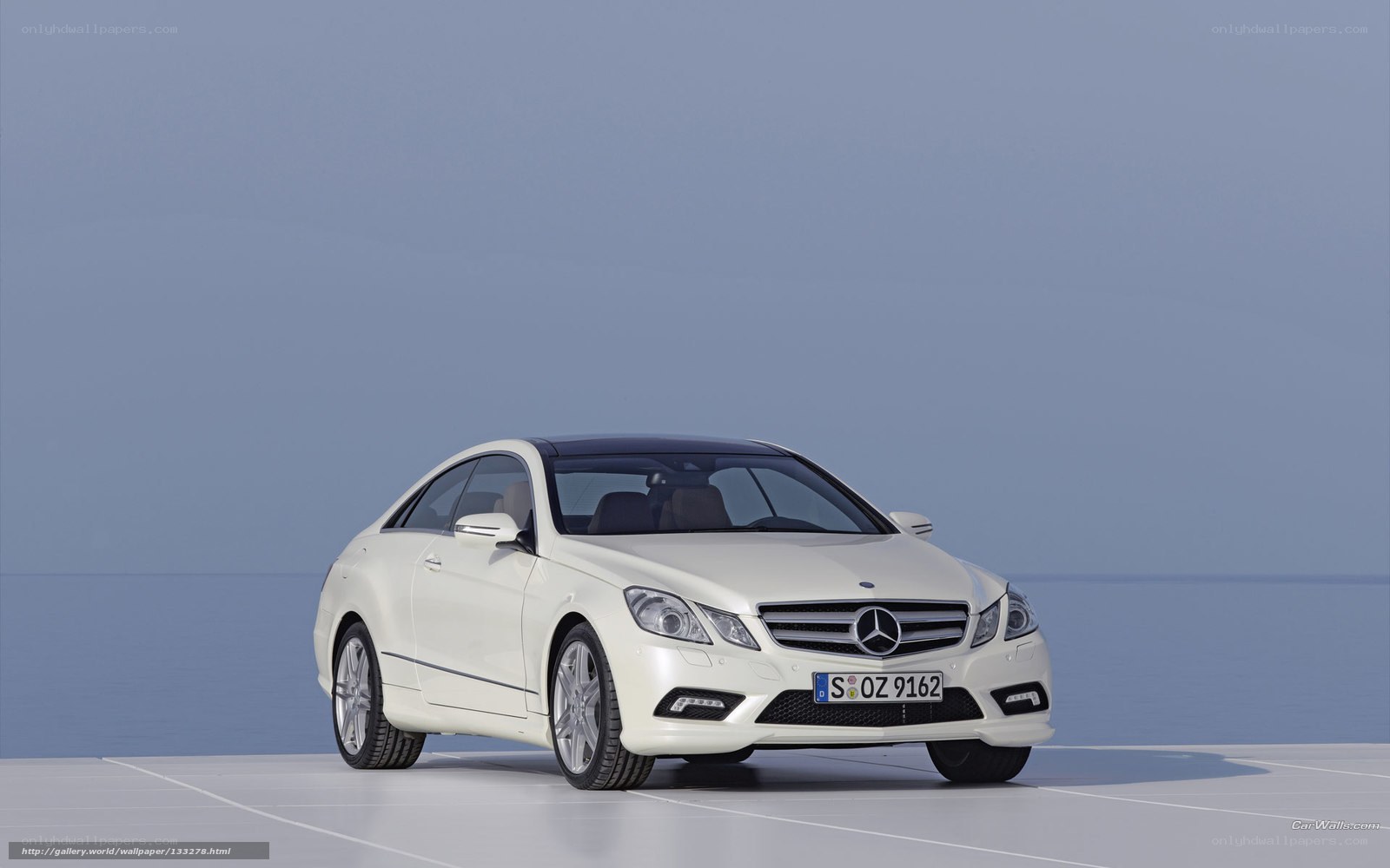 White Mercedes-Benz E-Class Coupe