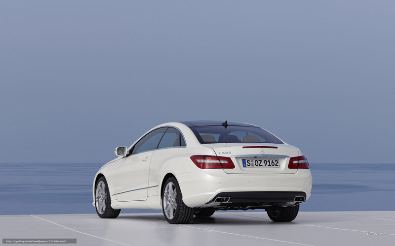 White Mercedes-benz E500