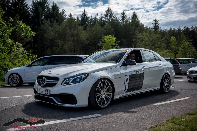 White Mercedes-benz E63 Amg